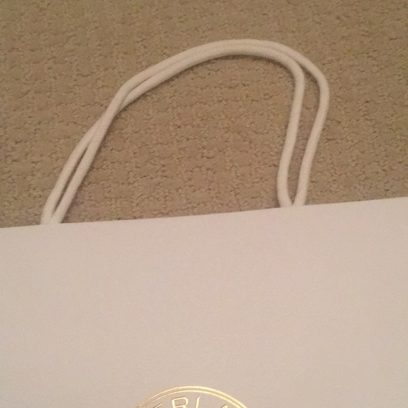 🔥AUTHENTIC🔥 GUERLAIN PARIS 1828 Gift Paper Bag 15-1/4” x 11-3/4” x 4-3/4” - Picture 4 of 6